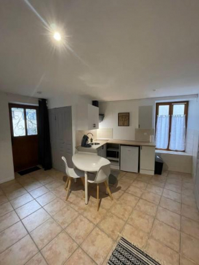 Studio cosy la Th��ols à Issoudun